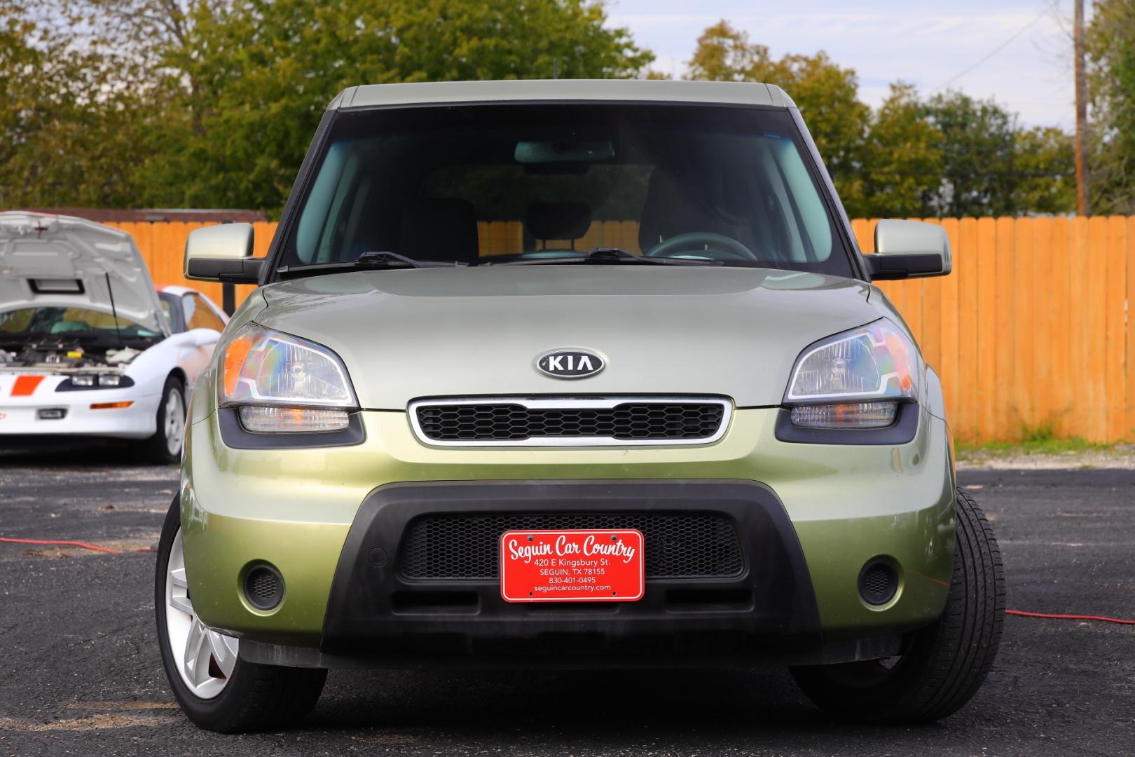 2011 GREEN KIA SOUL + (KNDJT2A26B7) with an 2.0L L4 DOHC 16V engine, 4-SPEED AUTOMATIC OR 5-SPEED MANUAL transmission, located at 420 E. Kingsbury St., Seguin, TX, 78155, (830) 401-0495, 29.581060, -97.961647 - Photo#1